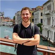 Laureato in Biologia e Biotecnologie impartisce lezioni di Scienze